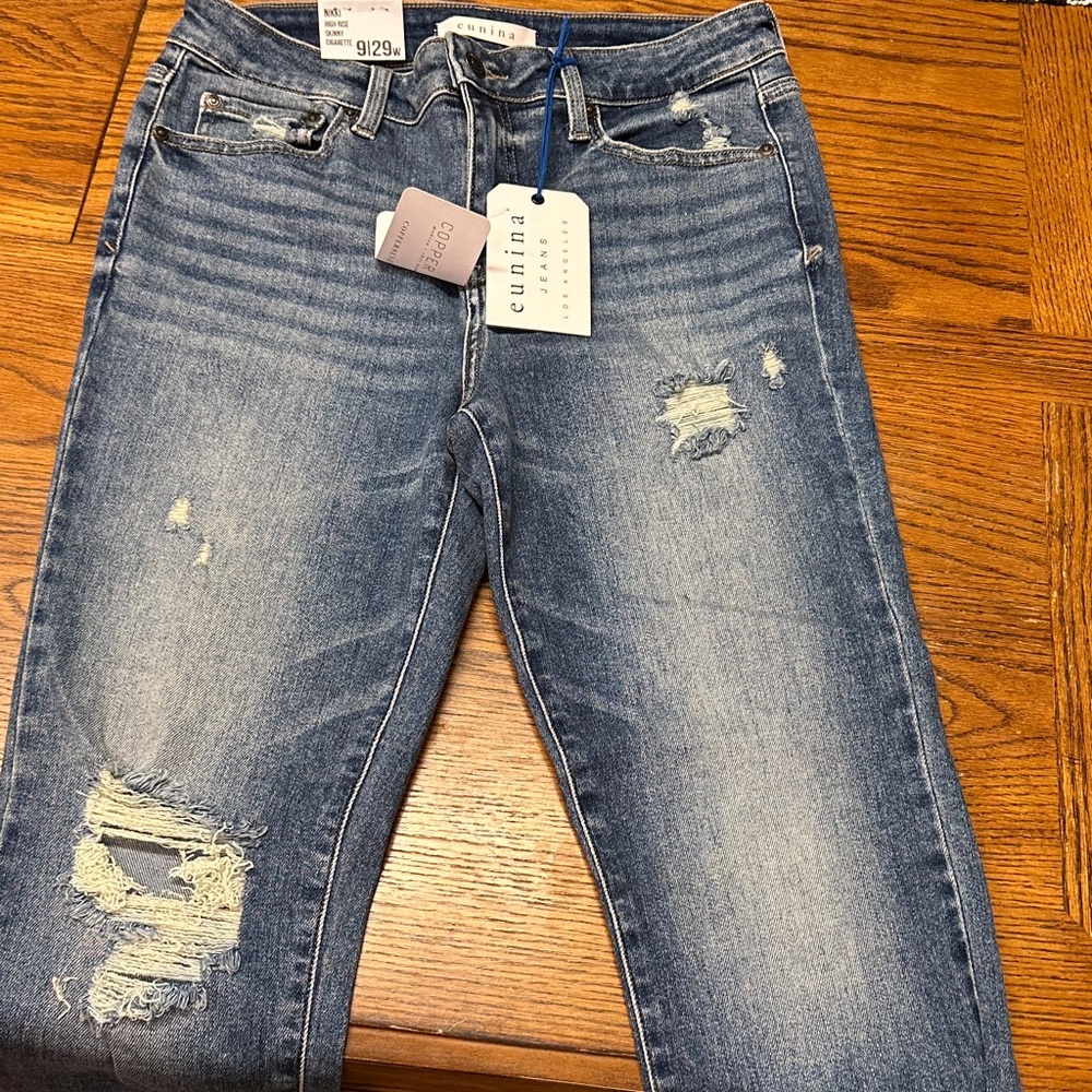 Eunina Women's Frayed Hem Blue Jeans - Picture 10 of 10
